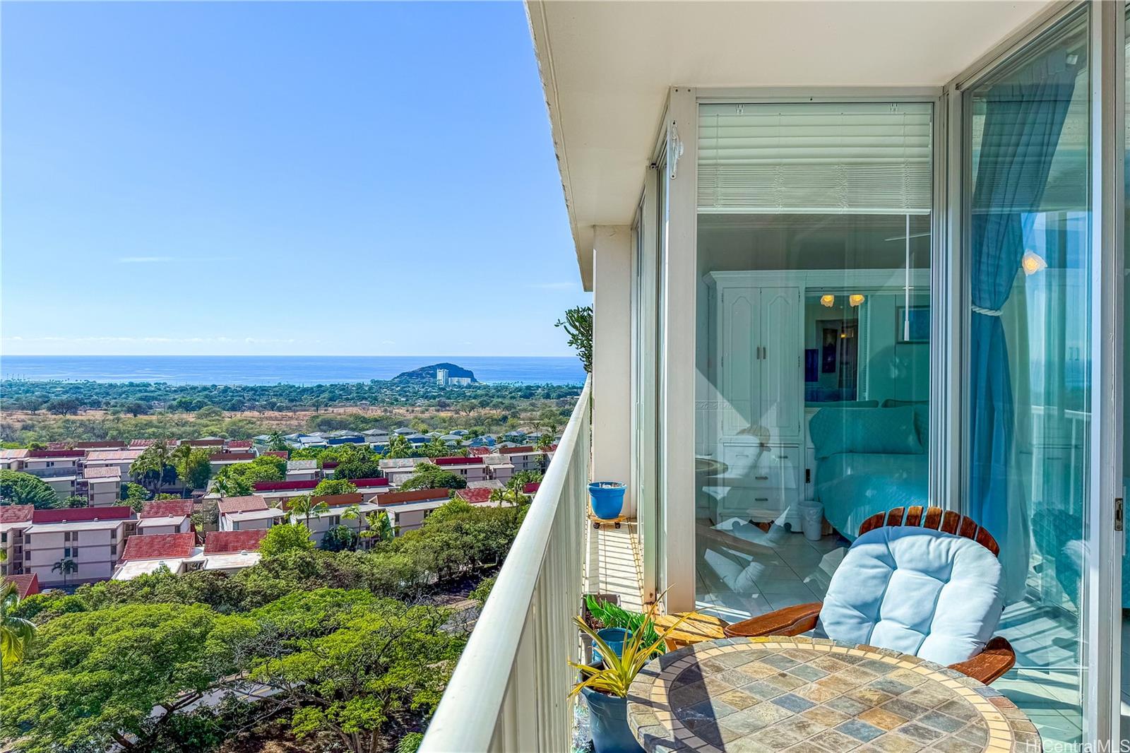 Makaha Valley Towers condo # A703, Waianae, Hawaii - photo 4 of 25