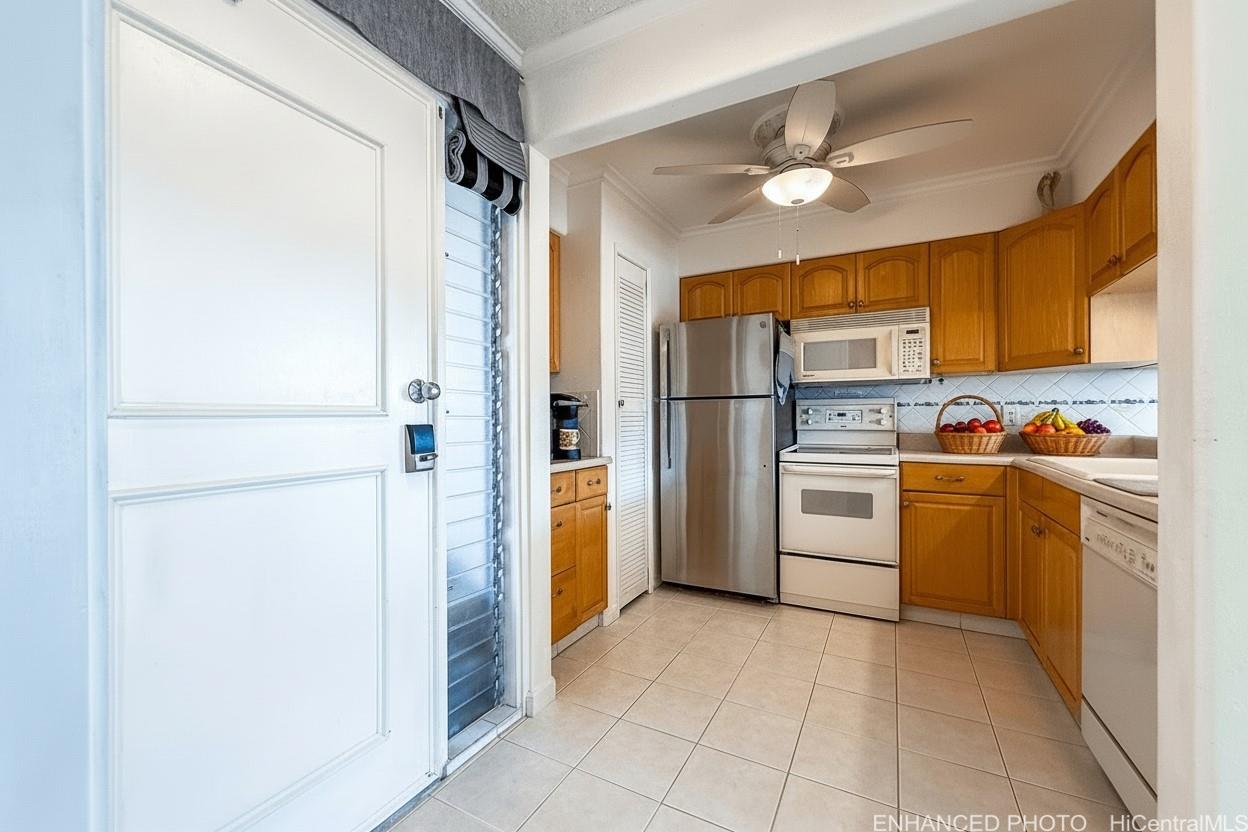 Makaha Valley Towers condo # A703, Waianae, Hawaii - photo 6 of 25