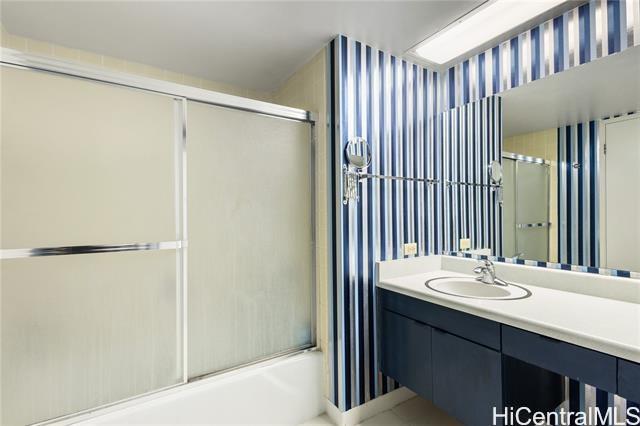 Makaha Valley Towers condo # B1008, Waianae, Hawaii - photo 16 of 22