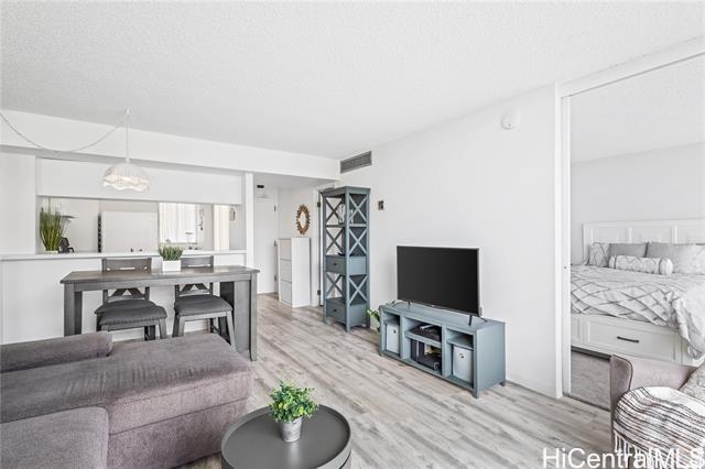 Makaha Valley Towers condo # B1008, Waianae, Hawaii - photo 3 of 22