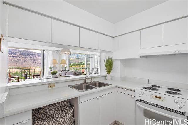 Makaha Valley Towers condo # B1008, Waianae, Hawaii - photo 7 of 22