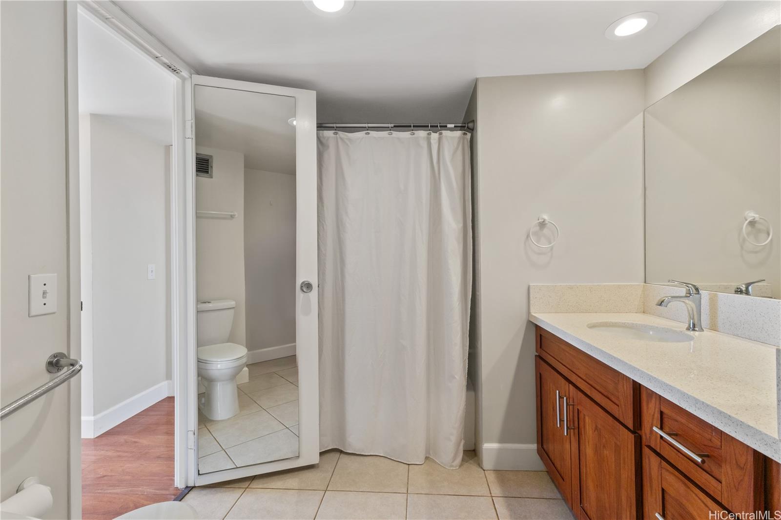 Makaha Valley Towers condo # B1108, Waianae, Hawaii - photo 11 of 20