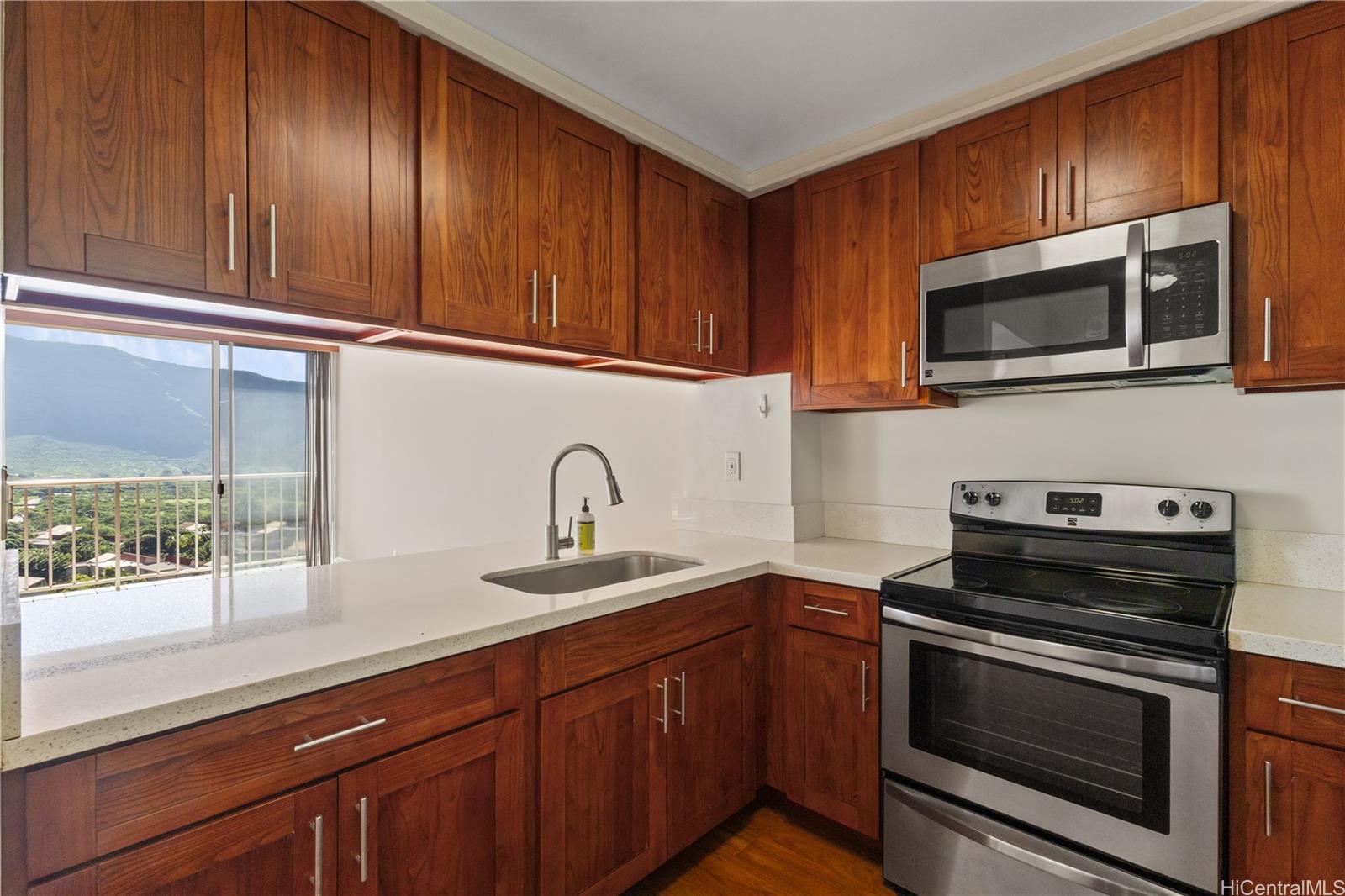 Makaha Valley Towers condo # B1108, Waianae, Hawaii - photo 12 of 20