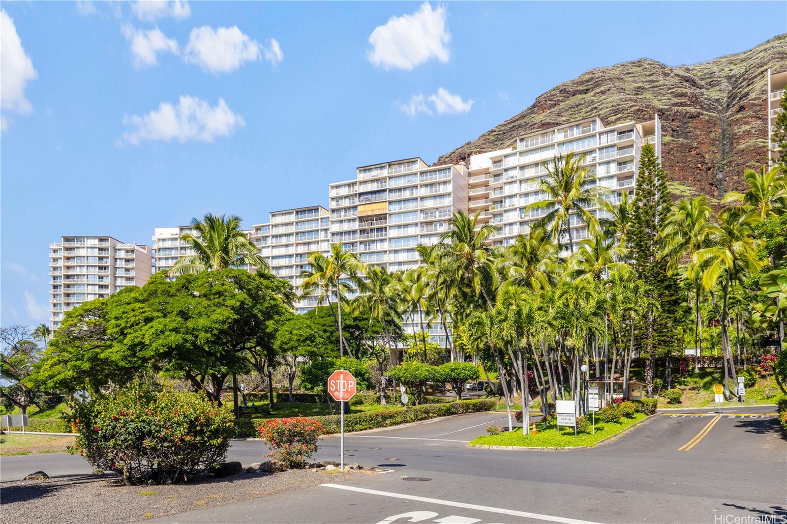 Makaha Valley Towers condo # B1108, Waianae, Hawaii - photo 14 of 20