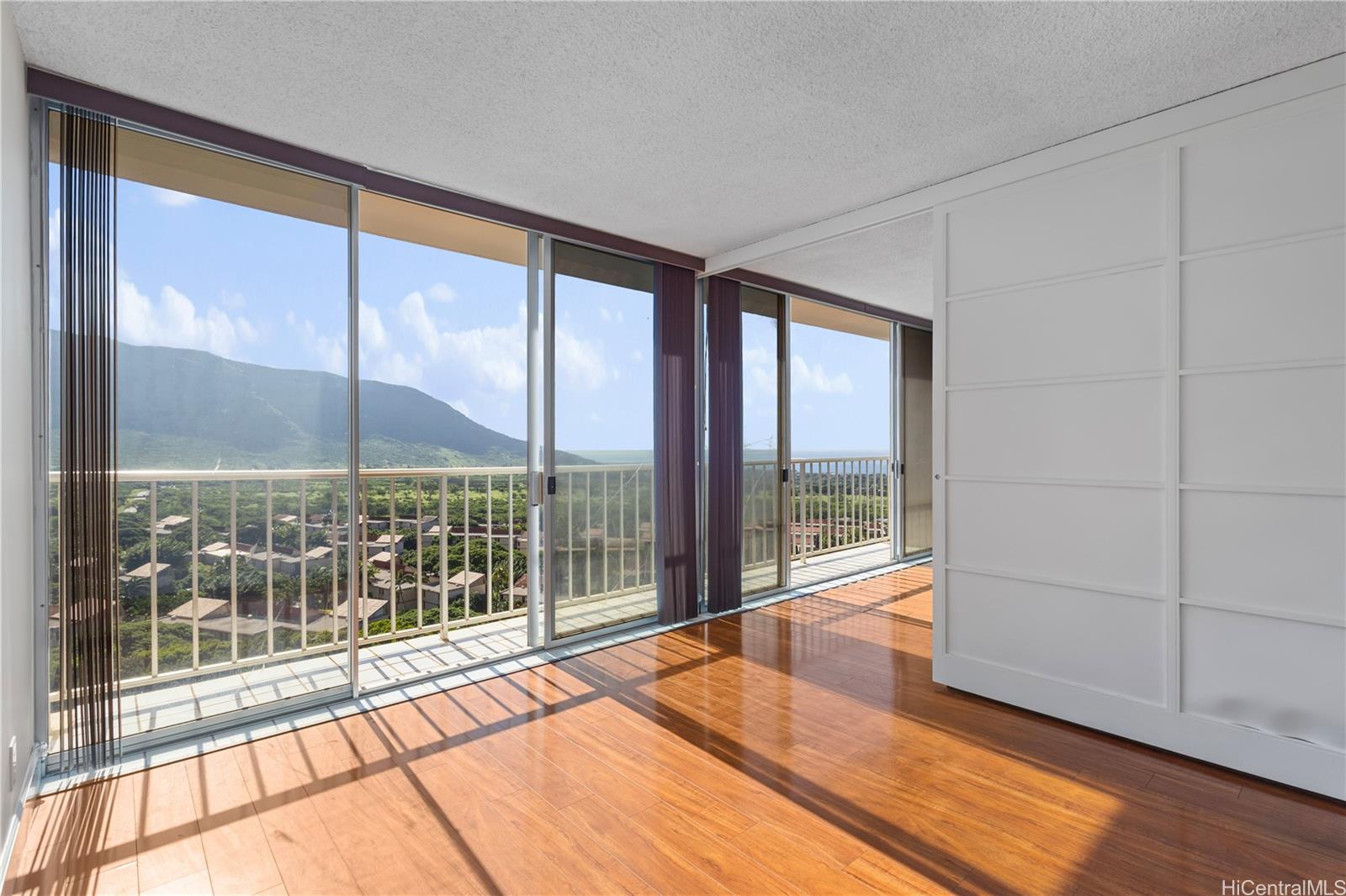 Makaha Valley Towers condo # B1108, Waianae, Hawaii - photo 4 of 20