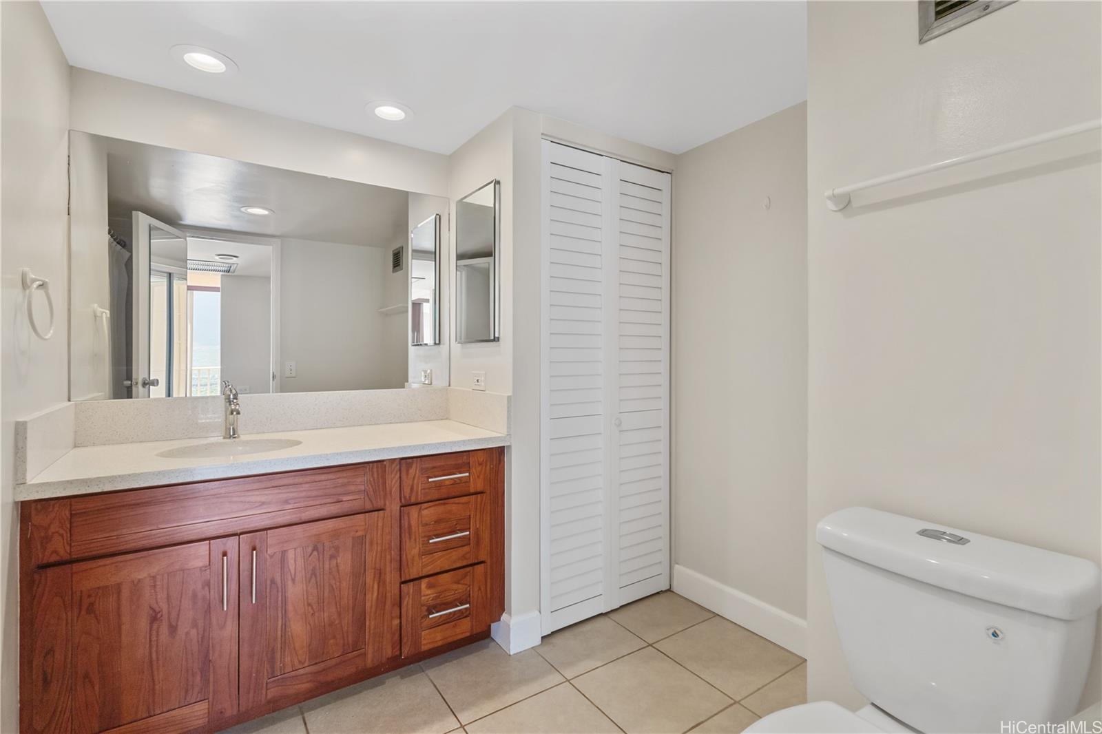 Makaha Valley Towers condo # B1108, Waianae, Hawaii - photo 9 of 20