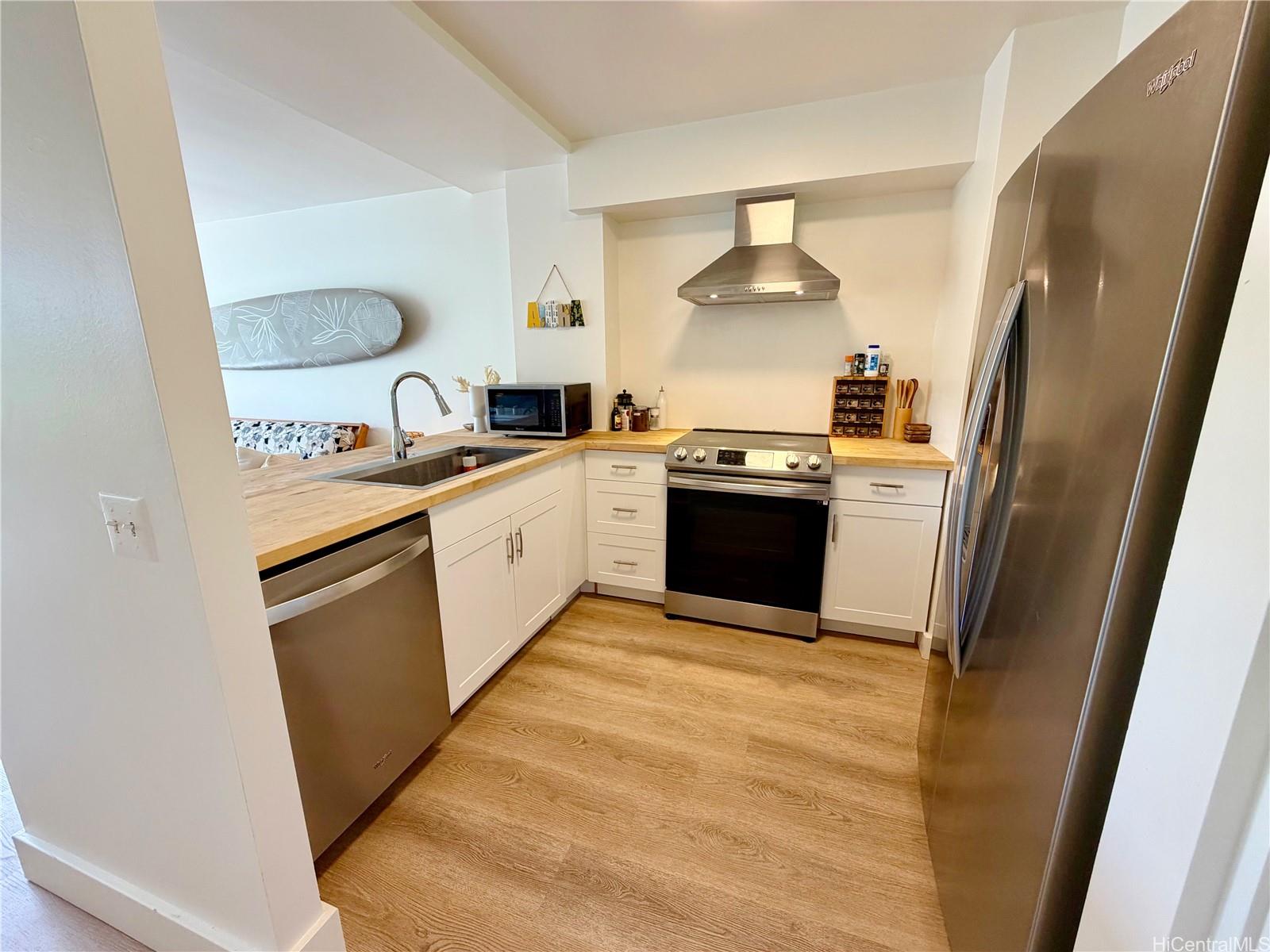 Makaha Valley Towers condo # B1206, Waianae, Hawaii - photo 2 of 10