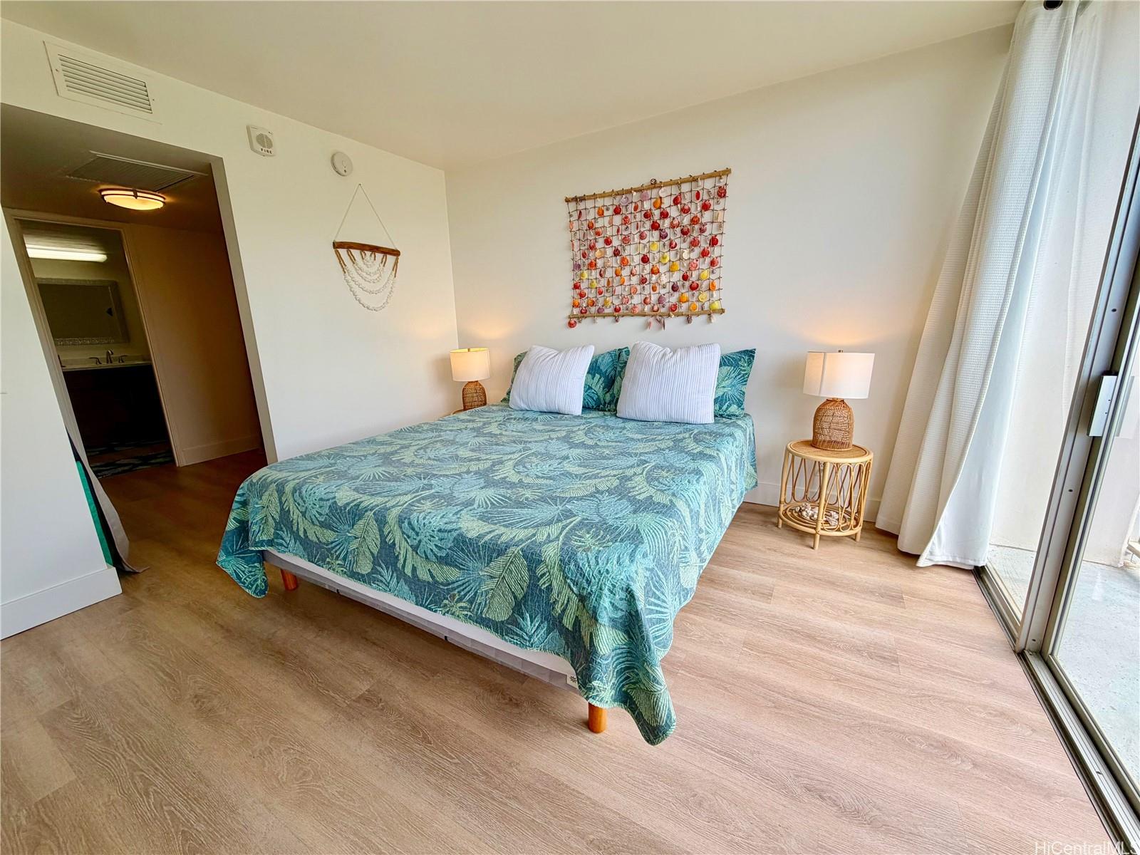 Makaha Valley Towers condo # B1206, Waianae, Hawaii - photo 6 of 10