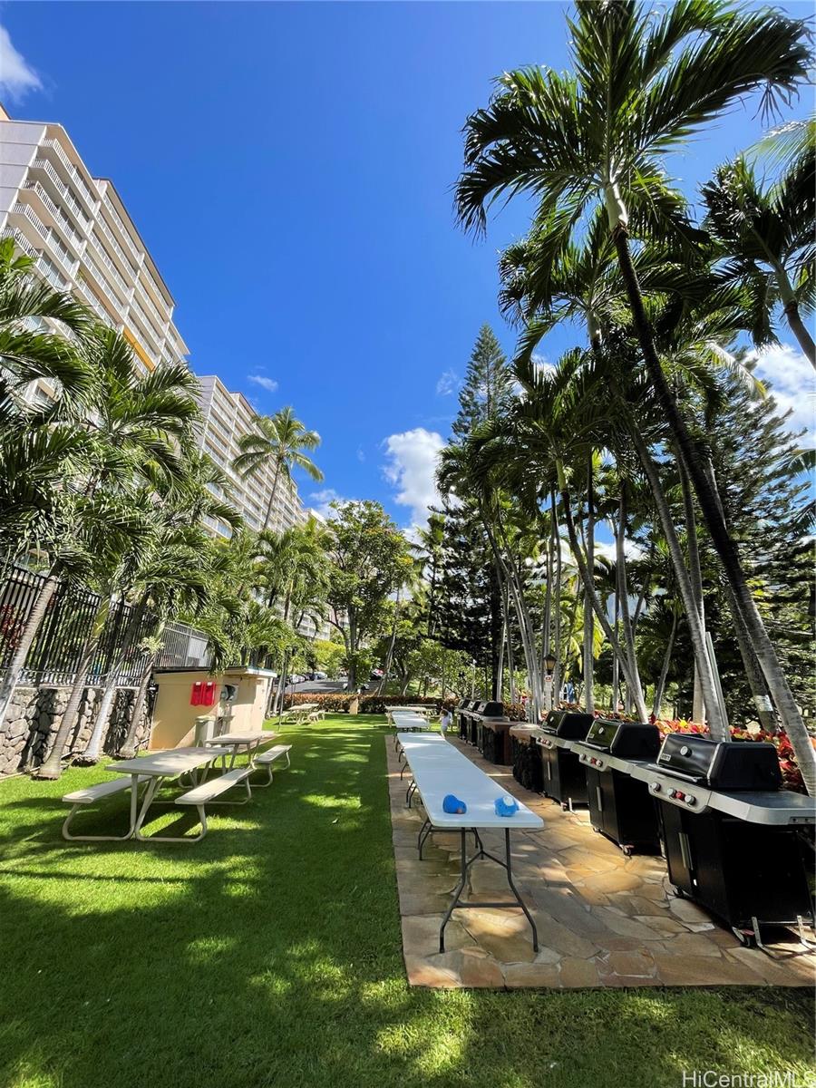 Makaha Valley Towers condo # B1406, Waianae, Hawaii - photo 5 of 10