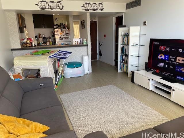 Makaha Valley Towers condo # B1406, Waianae, Hawaii - photo 6 of 10