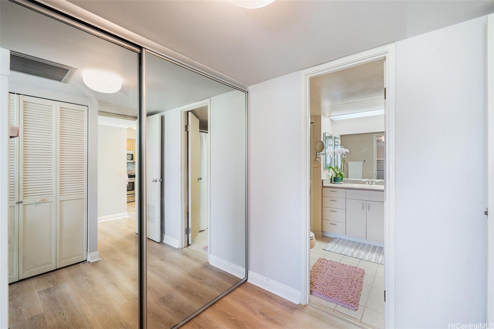 Makaha Valley Towers condo # B1605, Waianae, Hawaii - photo 12 of 25