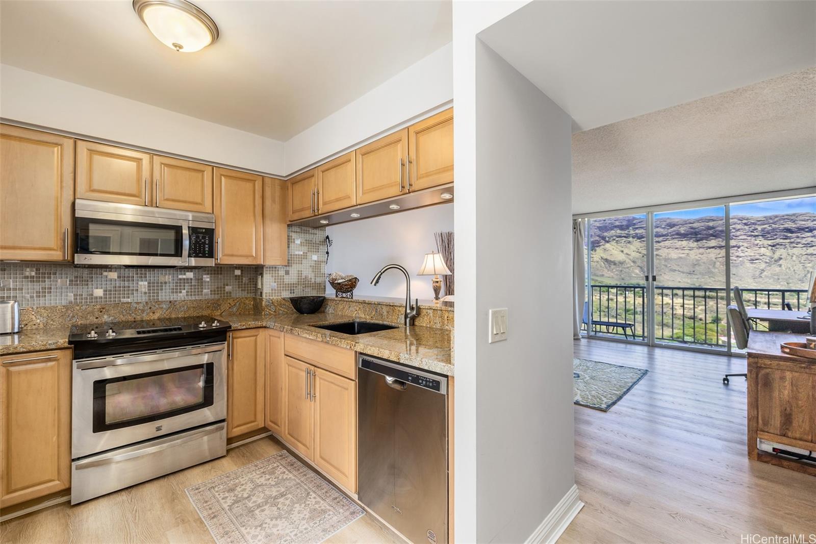 Makaha Valley Towers condo # B1605, Waianae, Hawaii - photo 5 of 25