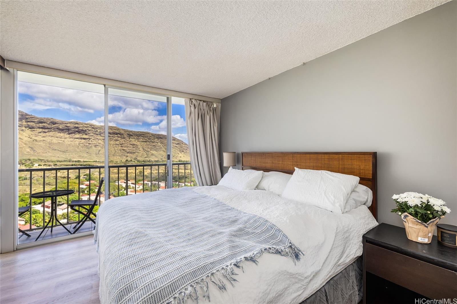 Makaha Valley Towers condo # B1605, Waianae, Hawaii - photo 9 of 25