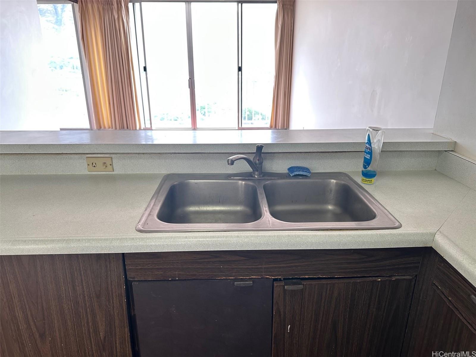 Makaha Valley Towers condo # B1606, Waianae, Hawaii - photo 4 of 15