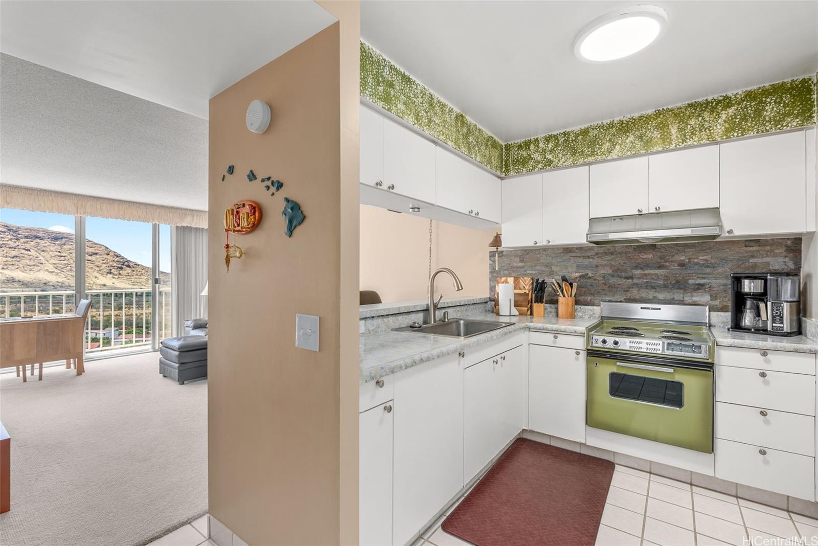 Makaha Valley Towers condo # C1210, Waianae, Hawaii - photo 14 of 25