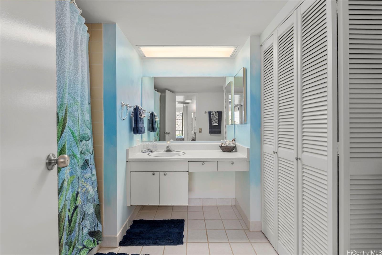 Makaha Valley Towers condo # C1210, Waianae, Hawaii - photo 21 of 25