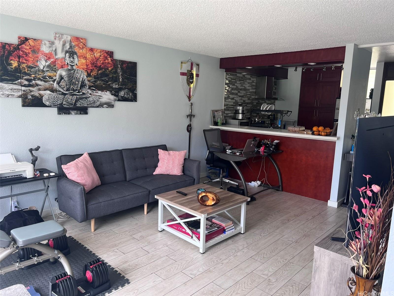 Makaha Valley Towers condo # C1310, Waianae, Hawaii - photo 4 of 22