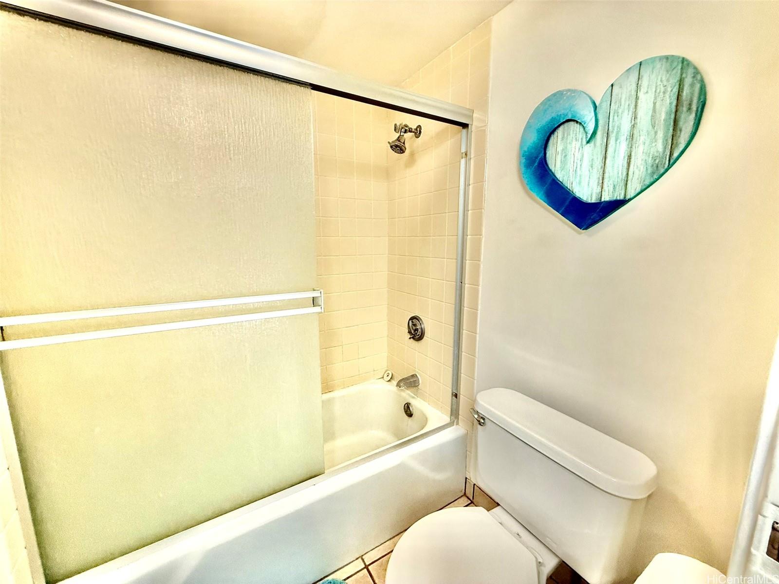 Makaha Valley Towers condo # C1609, Waianae, Hawaii - photo 14 of 19