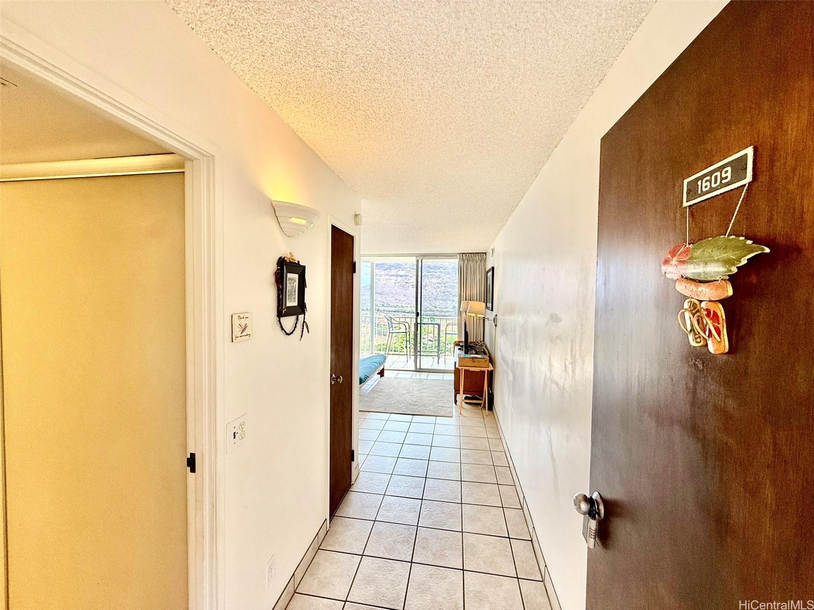 Makaha Valley Towers condo # C1609, Waianae, Hawaii - photo 3 of 19