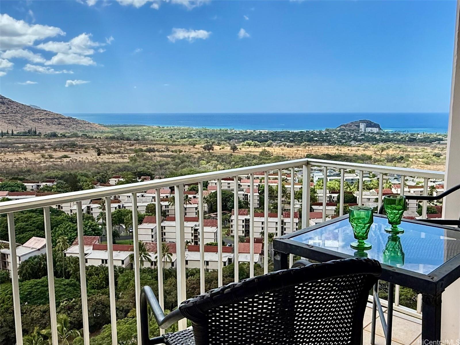 Makaha Valley Towers condo # C1609, Waianae, Hawaii - photo 5 of 19