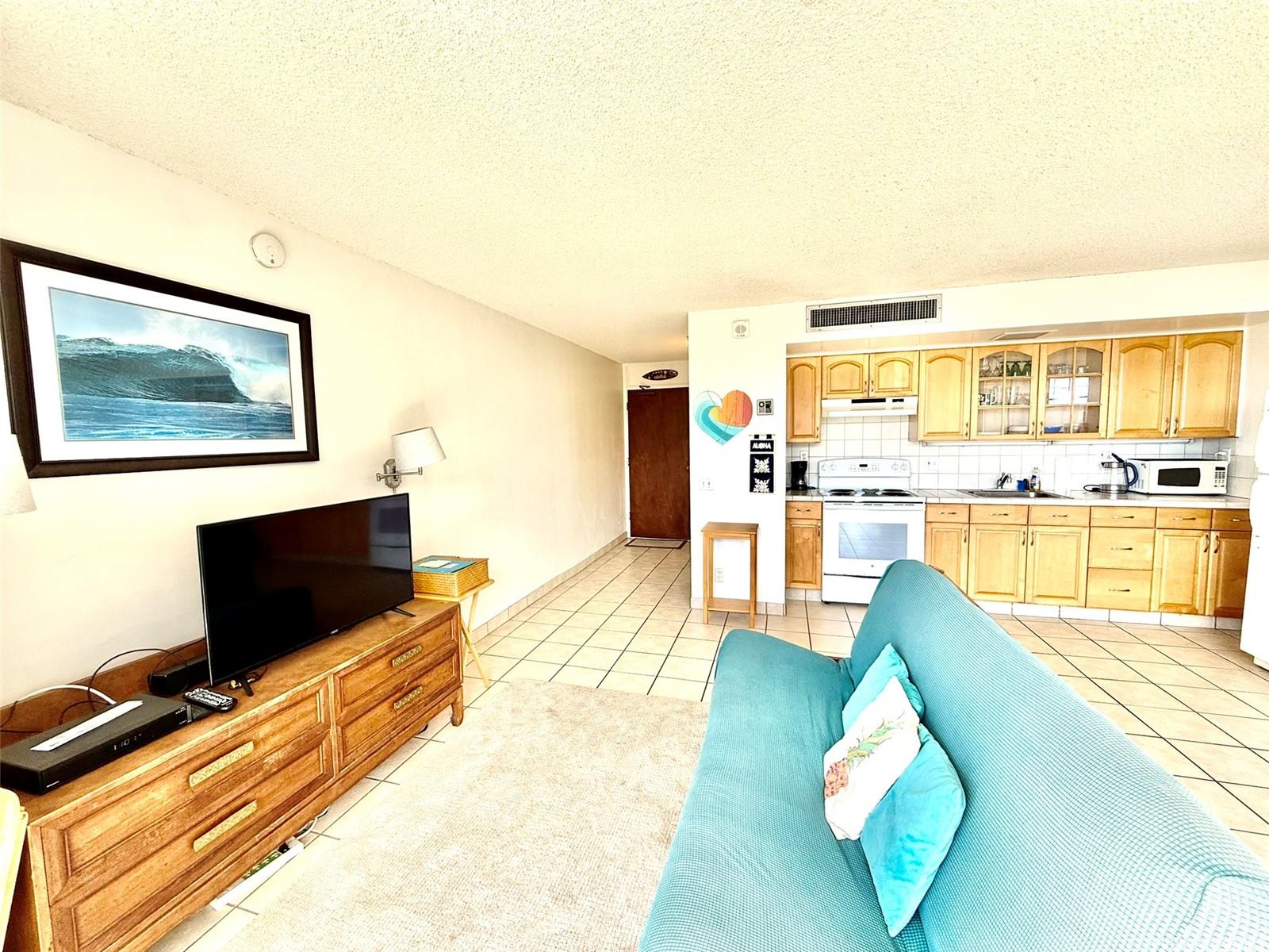 Makaha Valley Towers condo # C1609, Waianae, Hawaii - photo 8 of 19