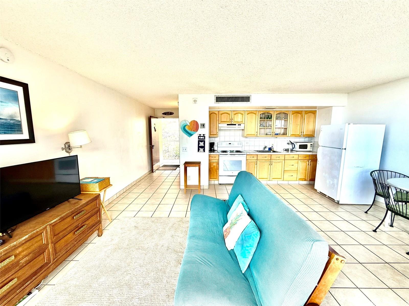 Makaha Valley Towers condo # C1609, Waianae, Hawaii - photo 10 of 19