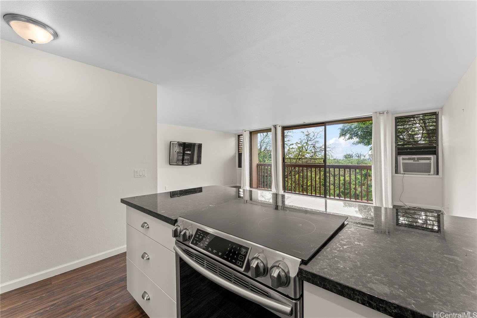 Makaha Valley Pltn condo # 2299B, Waianae, Hawaii - photo 5 of 23