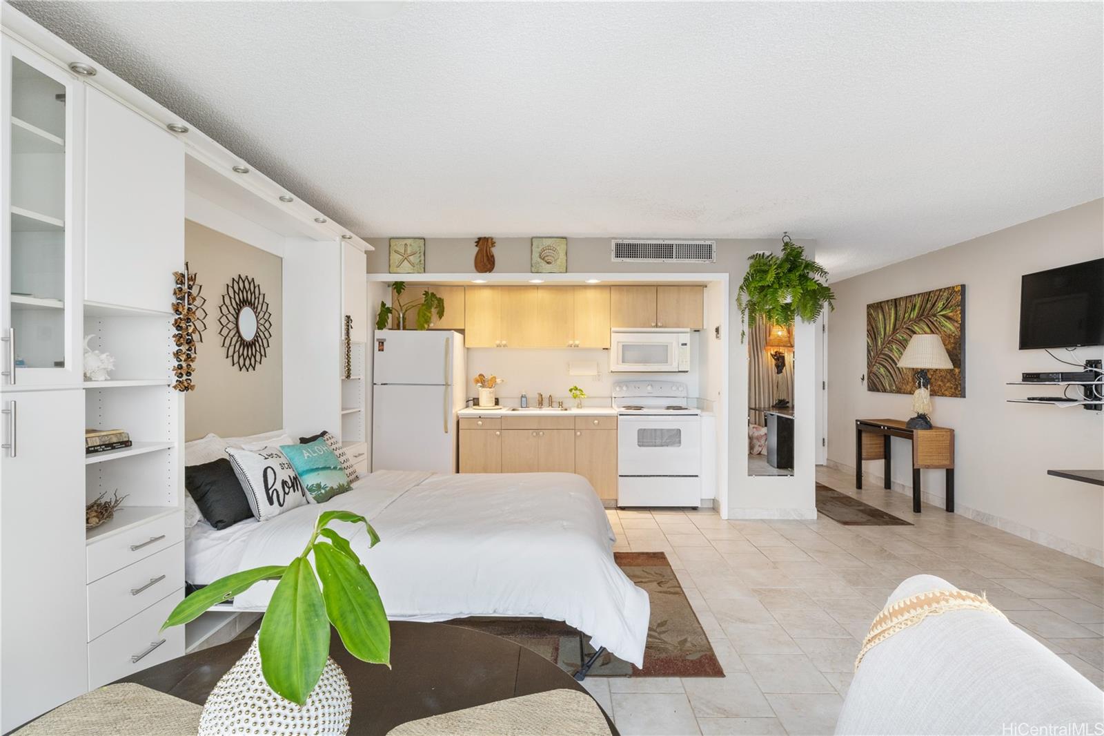 Makaha Valley Towers condos for sale in Makaha Oahu