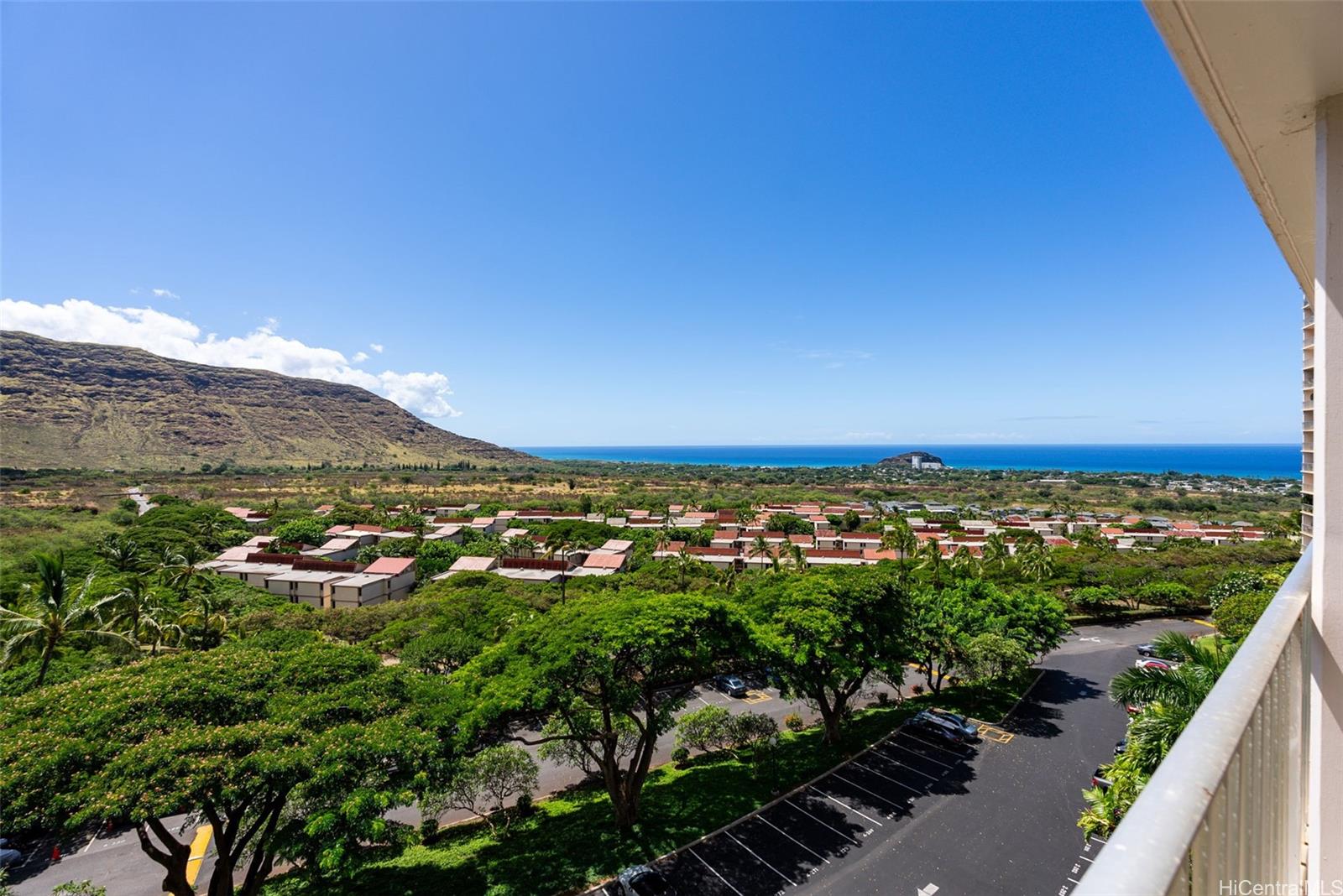 Makaha Valley Towers condo # D1016, Waianae, Hawaii - photo 2 of 25