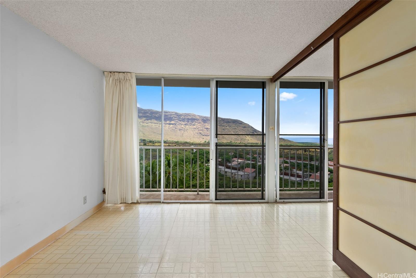 Makaha Valley Towers condo # D1016, Waianae, Hawaii - photo 14 of 25