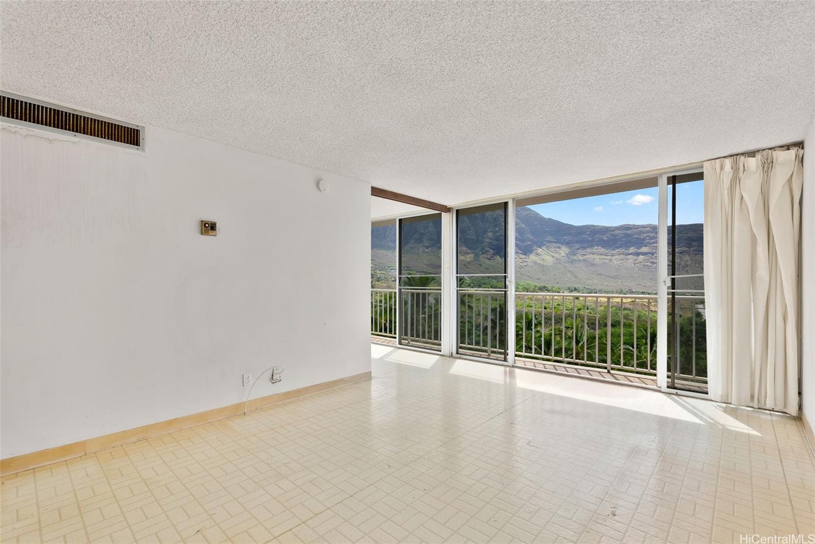 Makaha Valley Towers condo # D1016, Waianae, Hawaii - photo 10 of 25