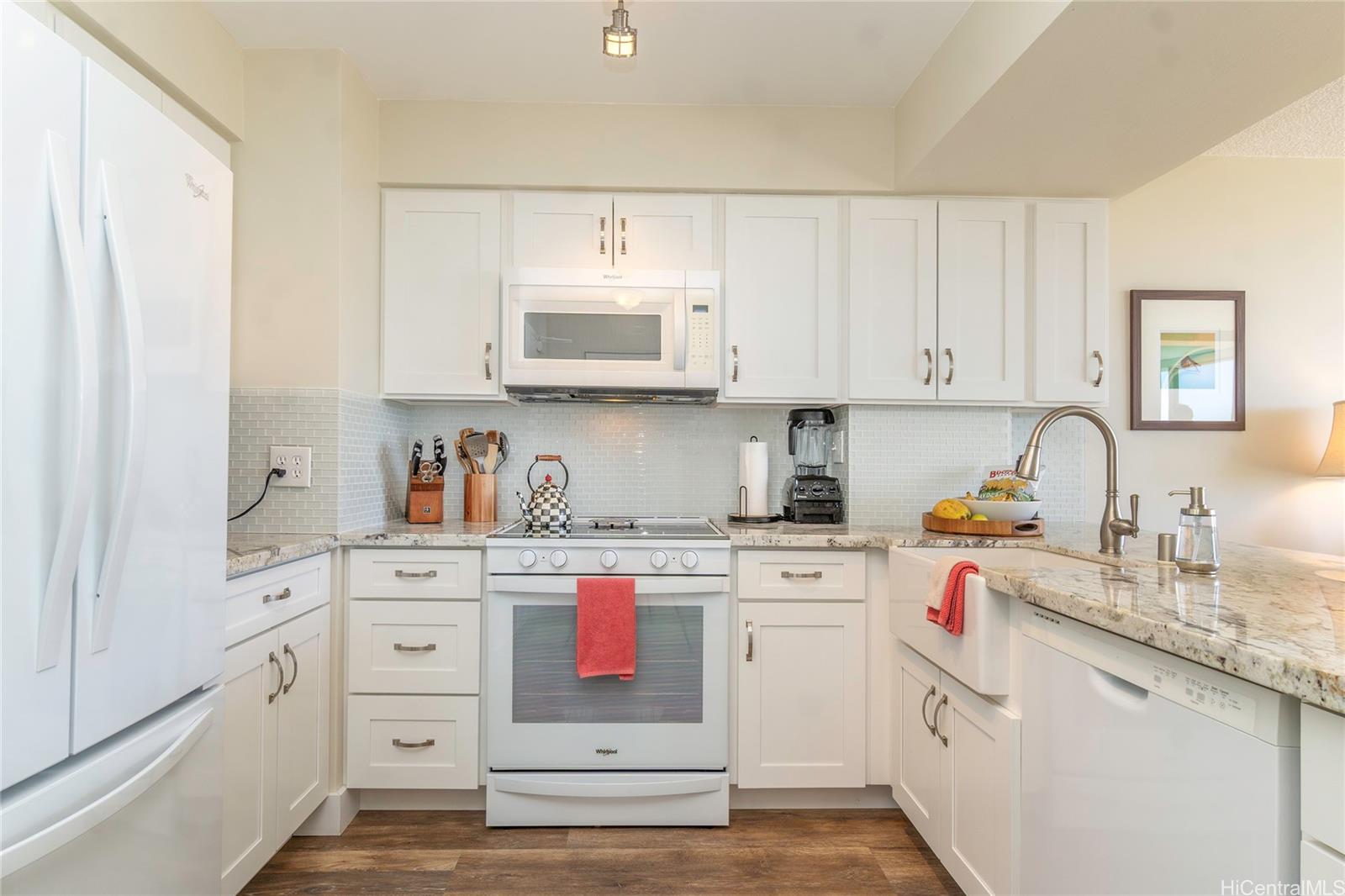 Makaha Valley Towers condo # D1315, Waianae, Hawaii - photo 10 of 25