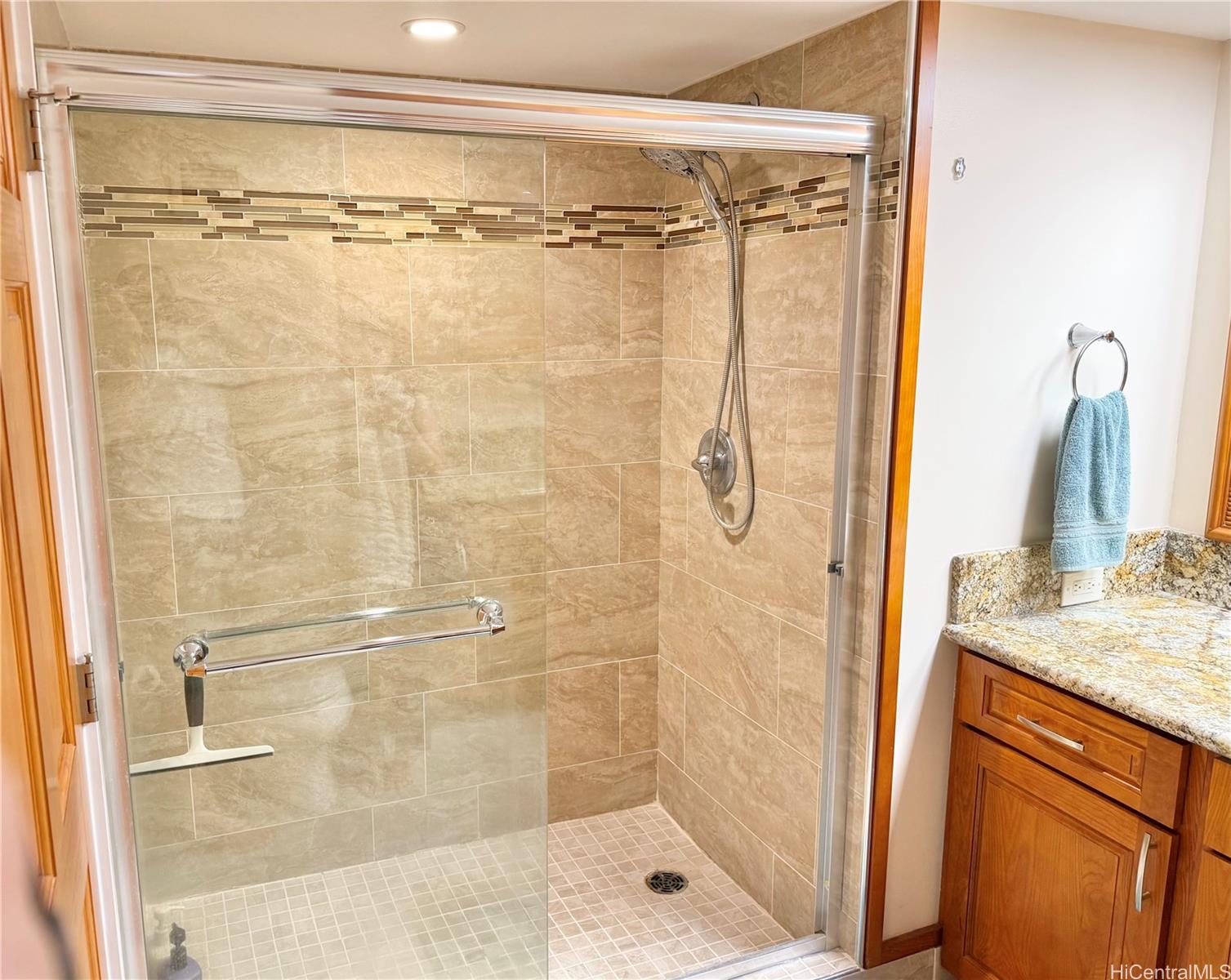 Makaha Valley Towers condo # D2014, Waianae, Hawaii - photo 10 of 16