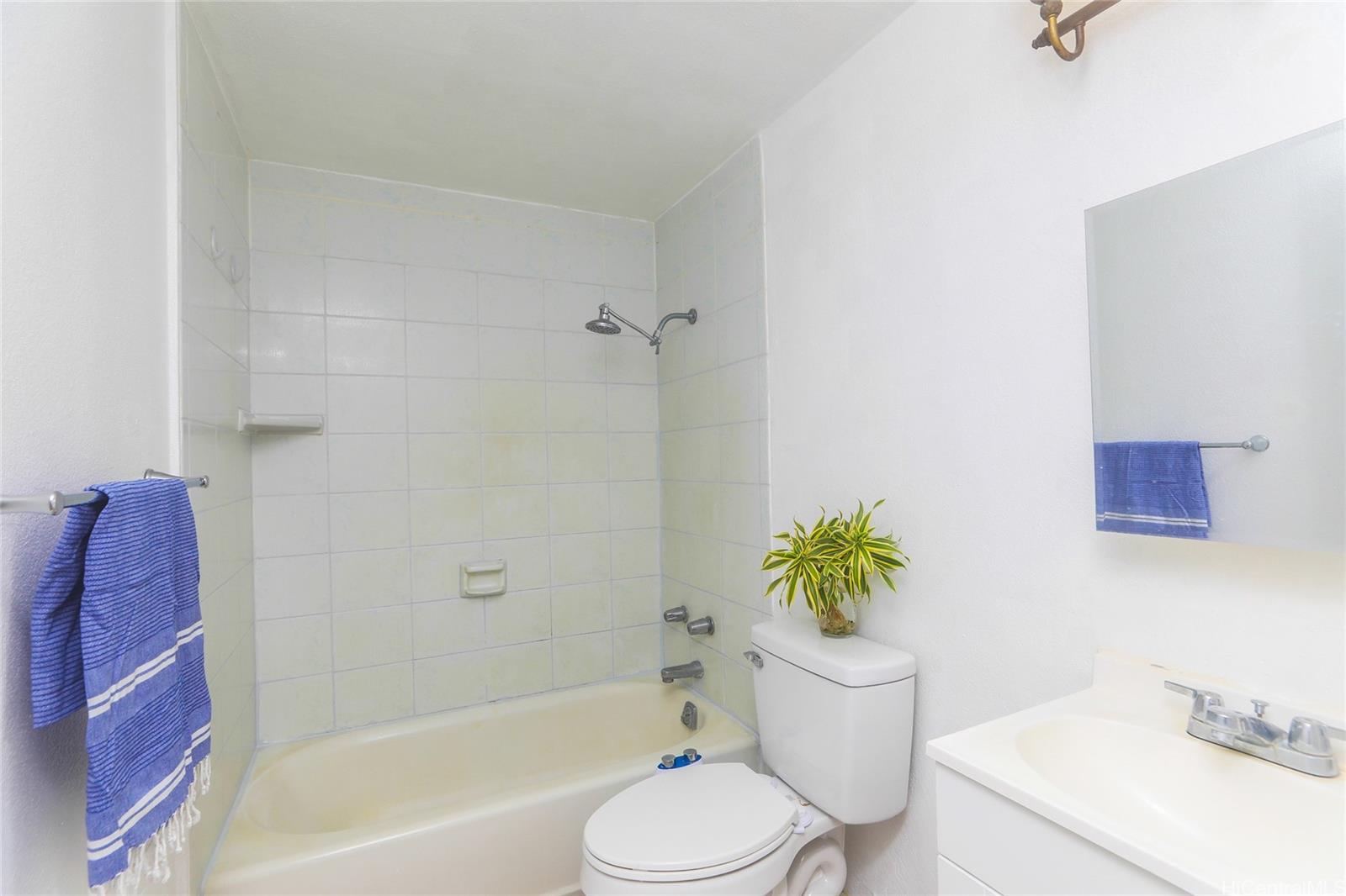 Makaha Valley Pltn condo # 21/97C, Waianae, Hawaii - photo 14 of 25