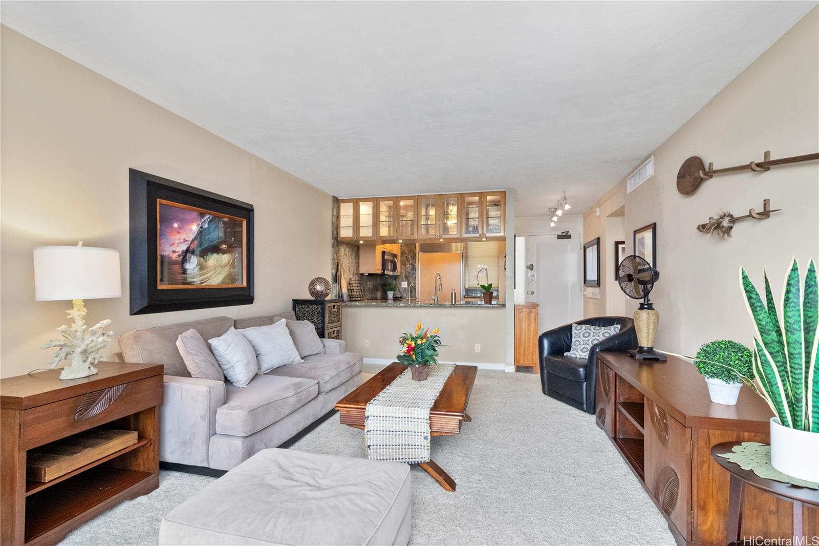 Makaha Valley Towers condo # 1330, Waianae, Hawaii - photo 2 of 14