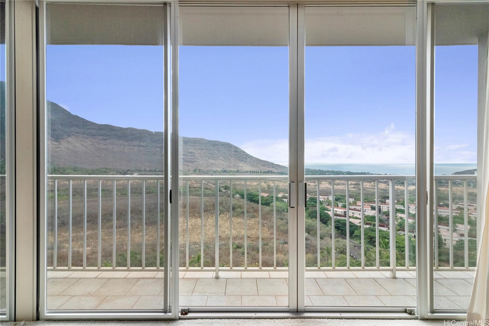 Makaha Valley Towers condo # 1330, Waianae, Hawaii - photo 8 of 14