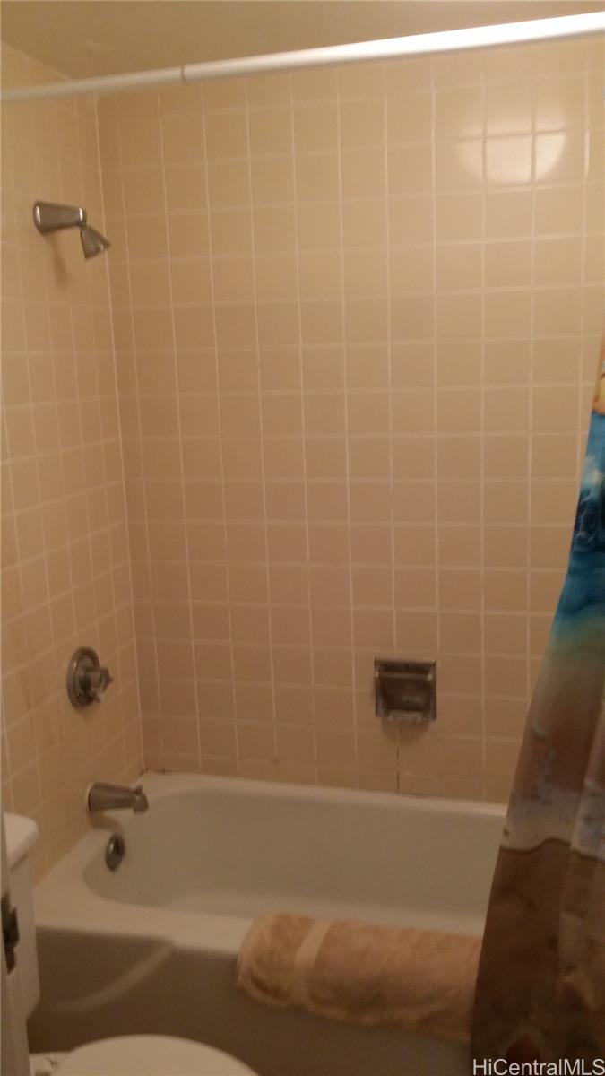 Makaha Valley Towers condo # 324, Waianae, Hawaii - photo 9 of 11