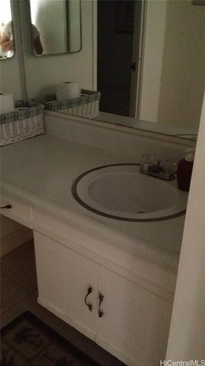 Makaha Valley Towers condo # 324, Waianae, Hawaii - photo 10 of 11