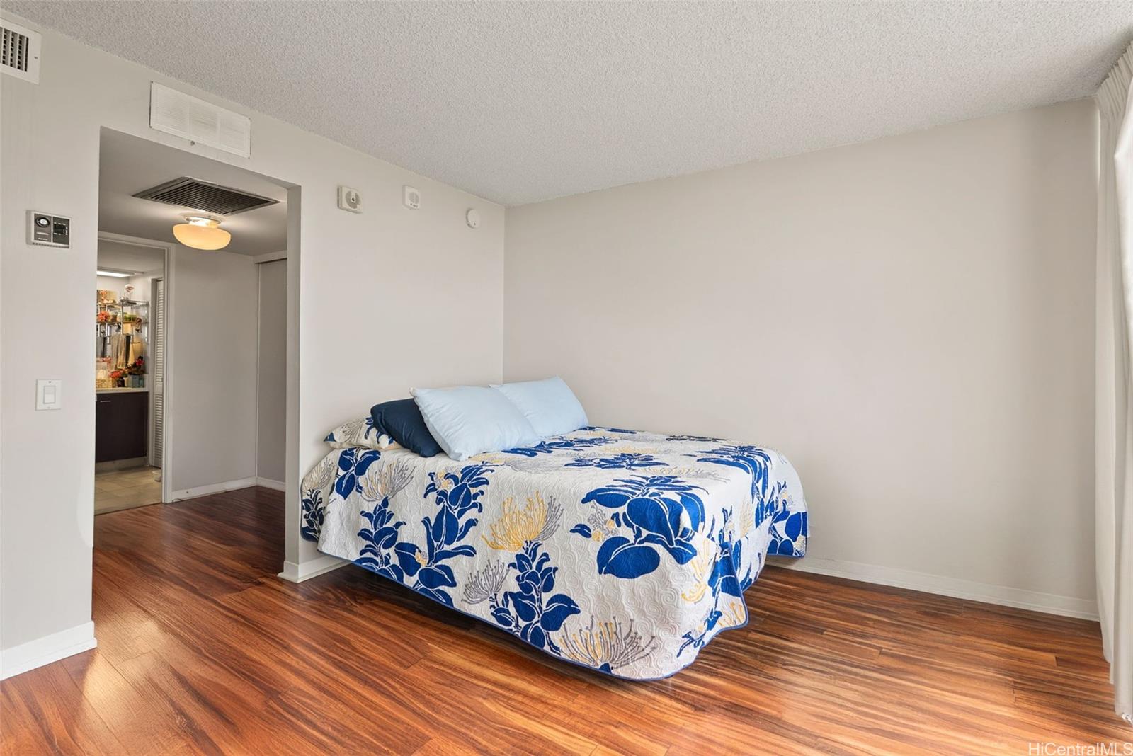 Makaha Valley Towers condo # 330, Waianae, Hawaii - photo 6 of 25