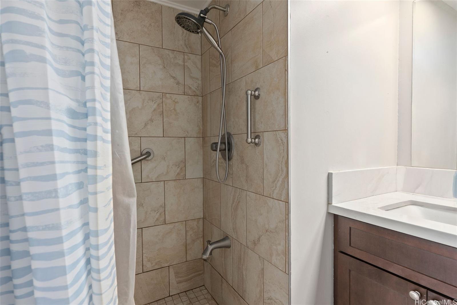 Makaha Valley Towers condo # 330, Waianae, Hawaii - photo 9 of 25