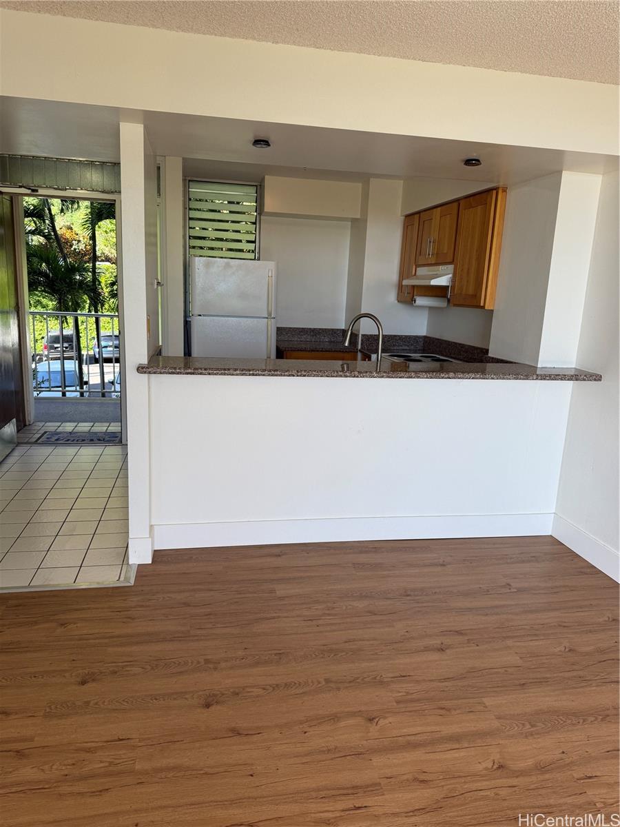 Makaha Valley Towers condo # 427, Waianae, Hawaii - photo 3 of 10