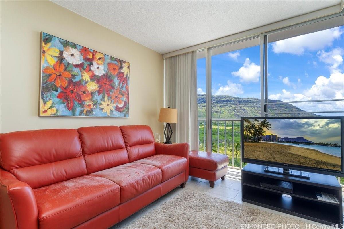 Makaha Valley Towers condo # 729, Waianae, Hawaii - photo 4 of 15