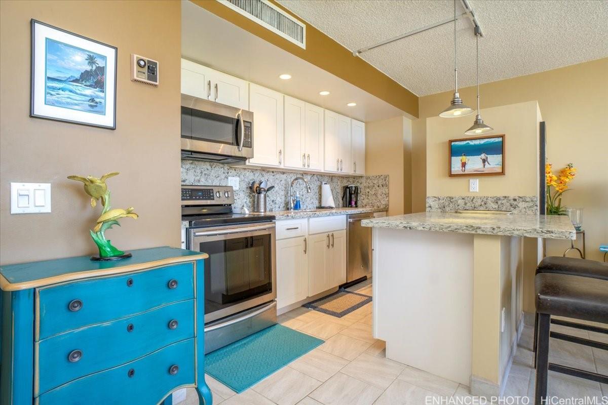Makaha Valley Towers condo # 729, Waianae, Hawaii - photo 7 of 15