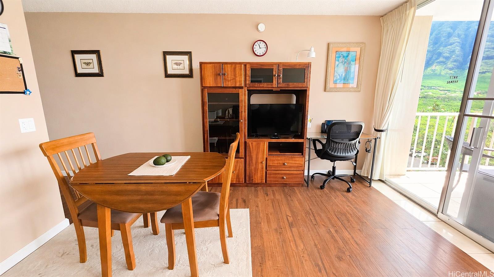 Makaha Valley Towers condo # F524, Waianae, Hawaii - photo 5 of 19