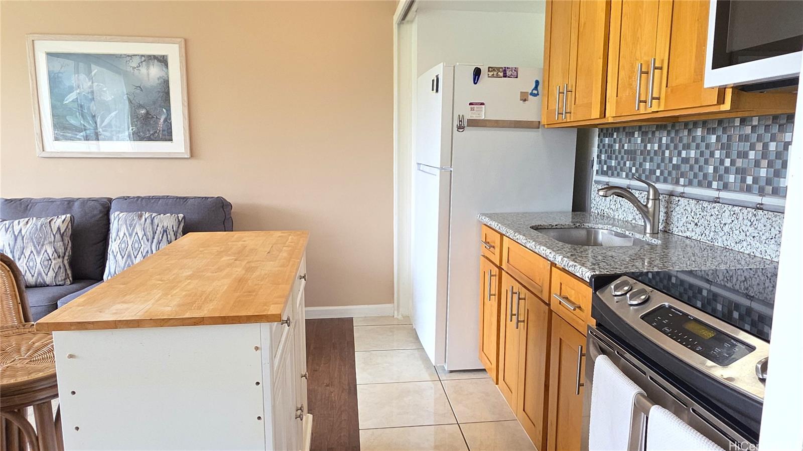 Makaha Valley Towers condo # F524, Waianae, Hawaii - photo 7 of 19