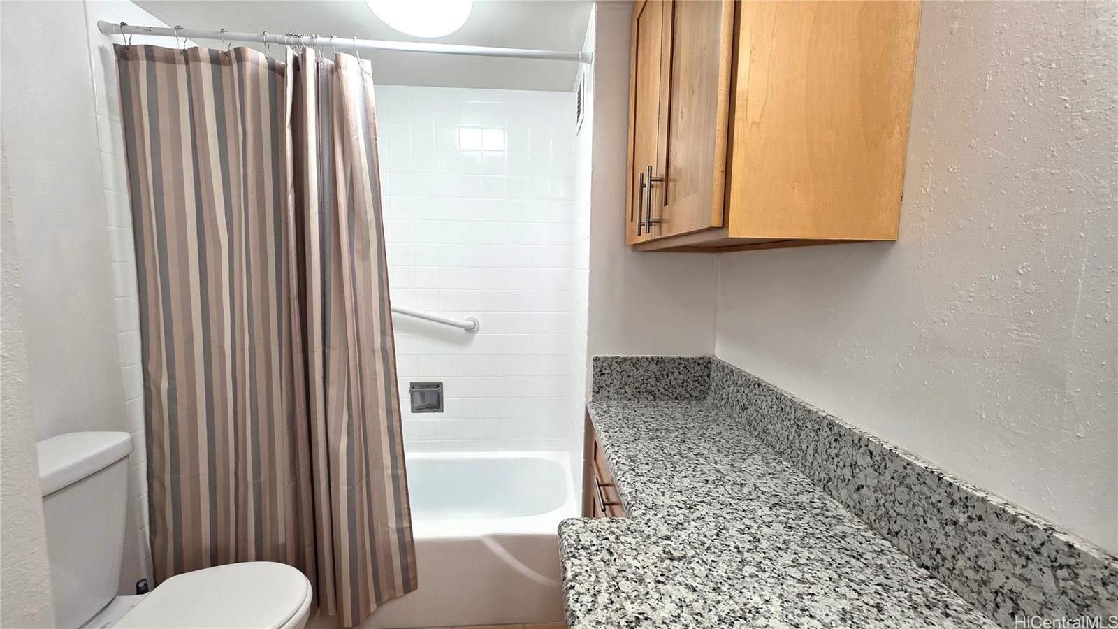 Makaha Valley Towers condo # F524, Waianae, Hawaii - photo 10 of 19