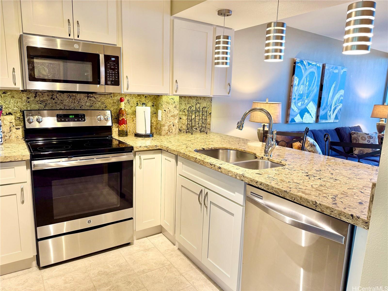 Makaha Valley Towers condo # G1125, Waianae, Hawaii - photo 2 of 21