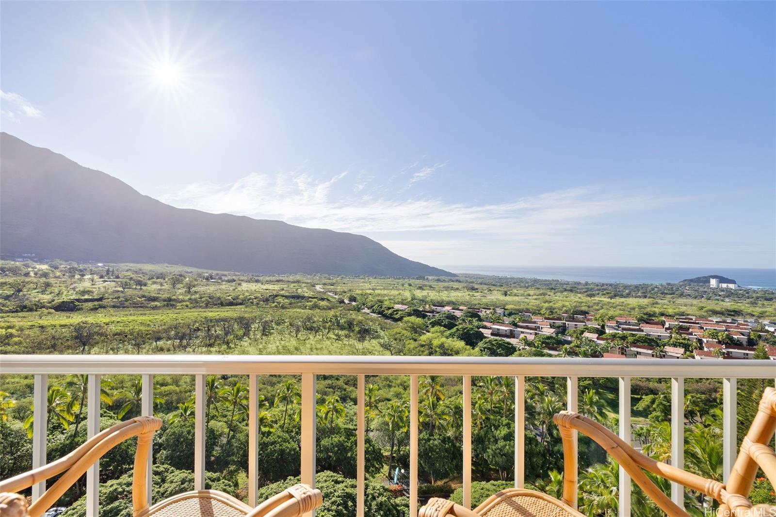 Makaha Valley Towers condo # G1127, Waianae, Hawaii - photo 4 of 15