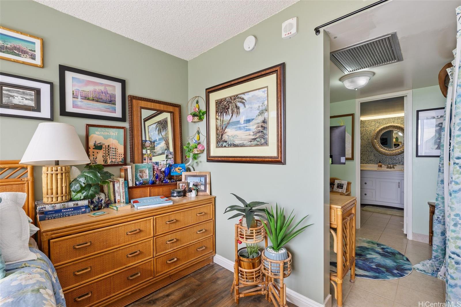 Makaha Valley Towers condo # G1127, Waianae, Hawaii - photo 7 of 15