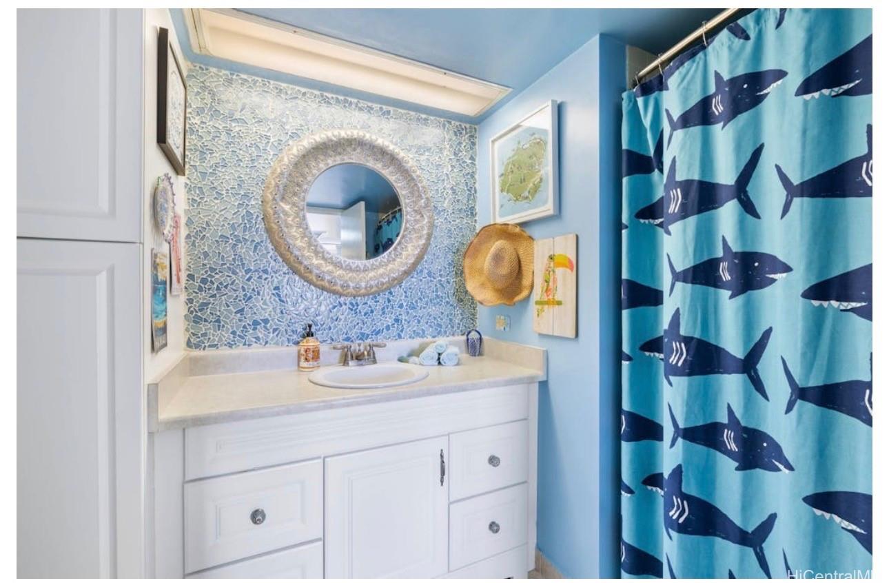 Makaha Valley Towers condo # G1127, Waianae, Hawaii - photo 10 of 15